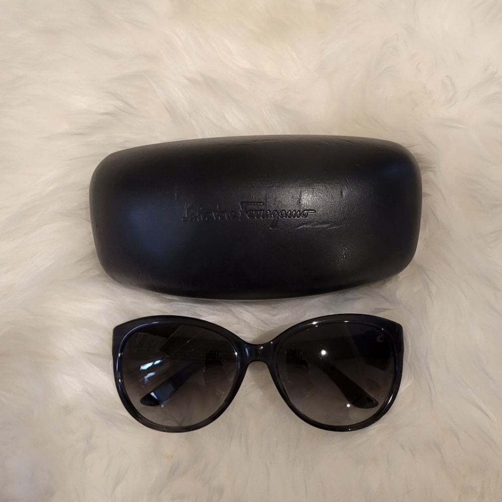 Black Sunglasses Salvatore Ferragamo